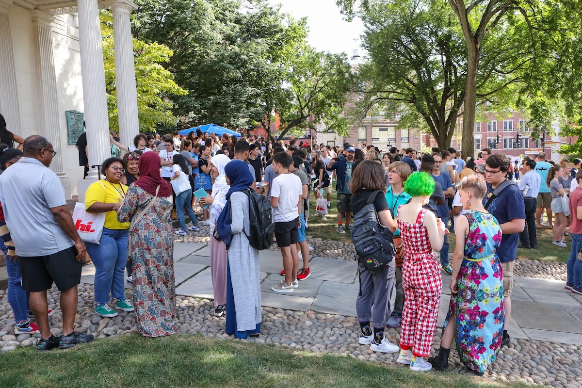A crowd of incoming students