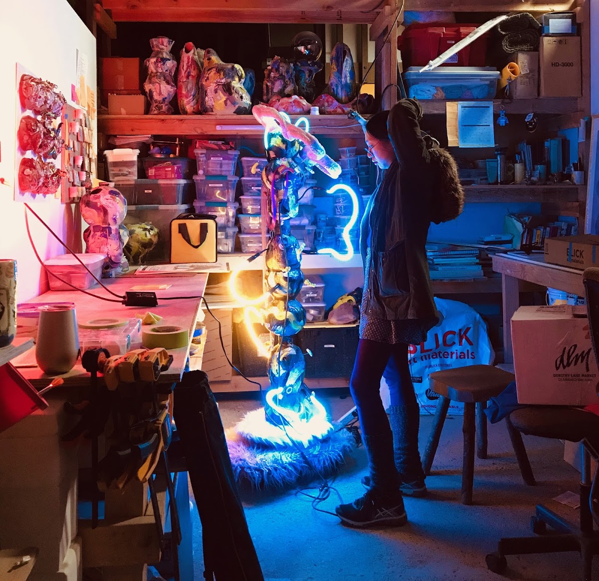 Ling Chun MFA 16 CR incorporates neon into work
