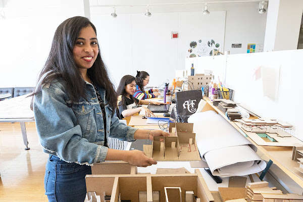 Rhea Roy Thomas MA 19 in the studio