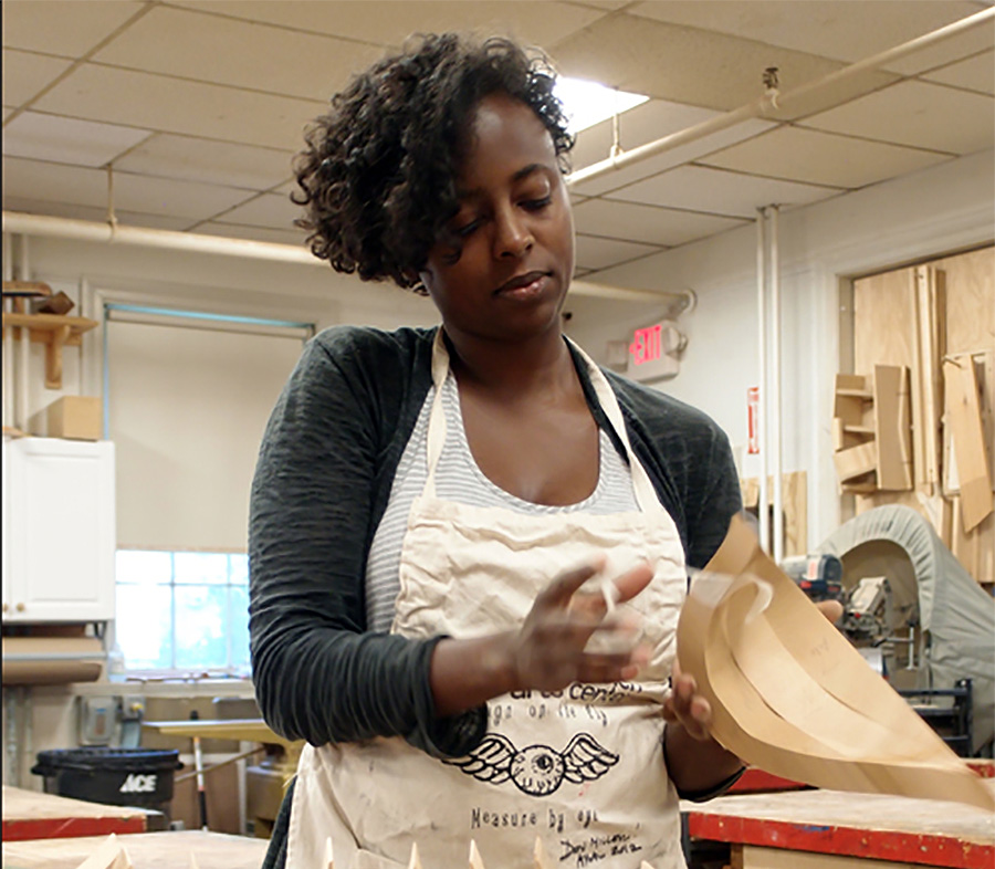 Alumna Alison Croney Moses 06 FD at work in the studio