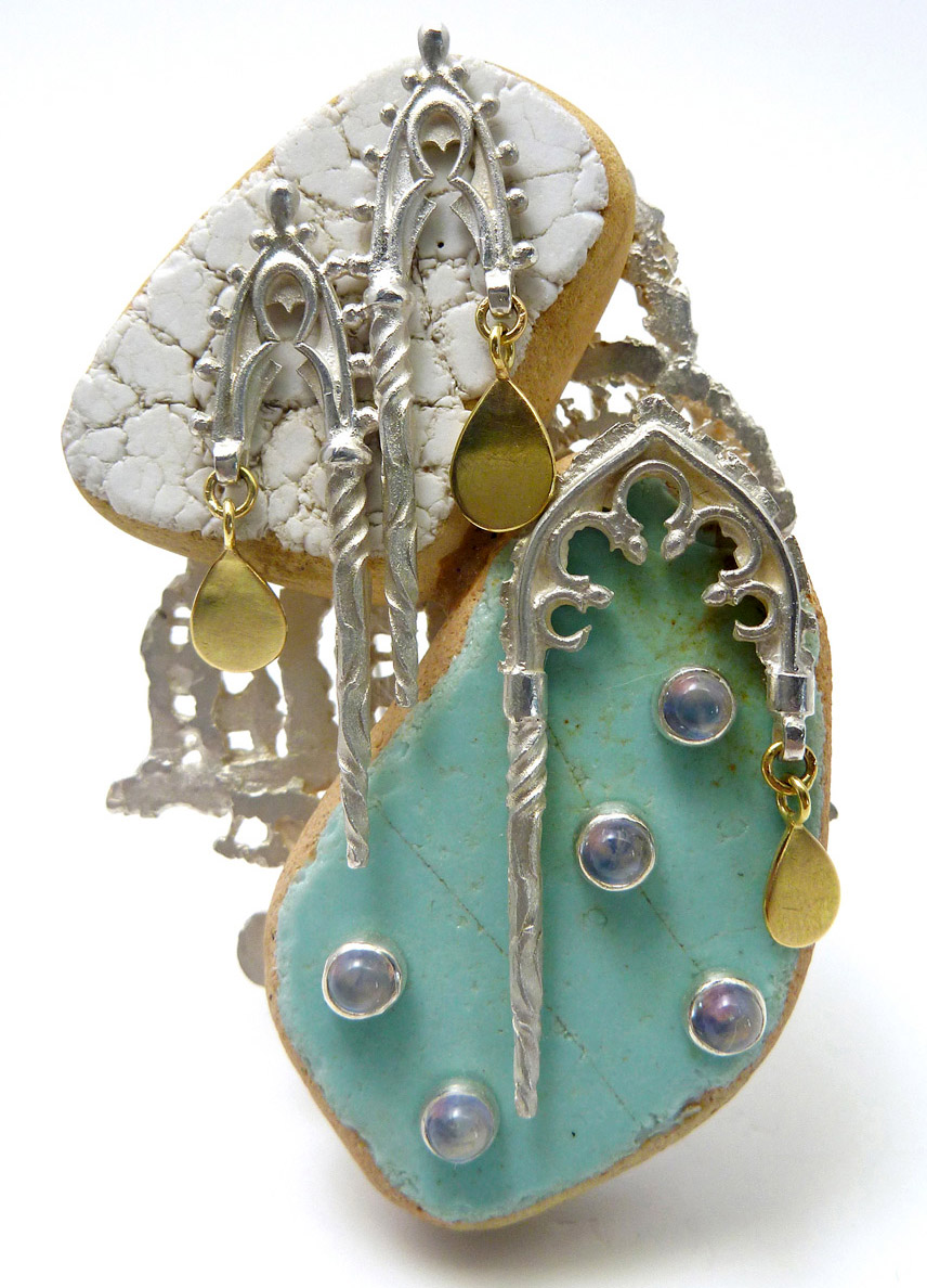 Brooch by Tzu Ju Chen MFA 06 JM
