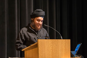 Jagdeep Raina MFA 16 PT introducing speaker Kara Walker MFA 94 PT/PR