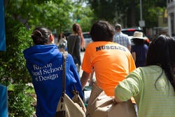 students move into dorms
