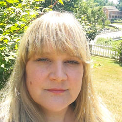 Anna Brecke headshot.