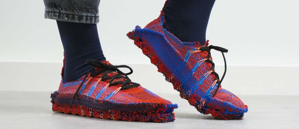 Shoes woven entirely on looms