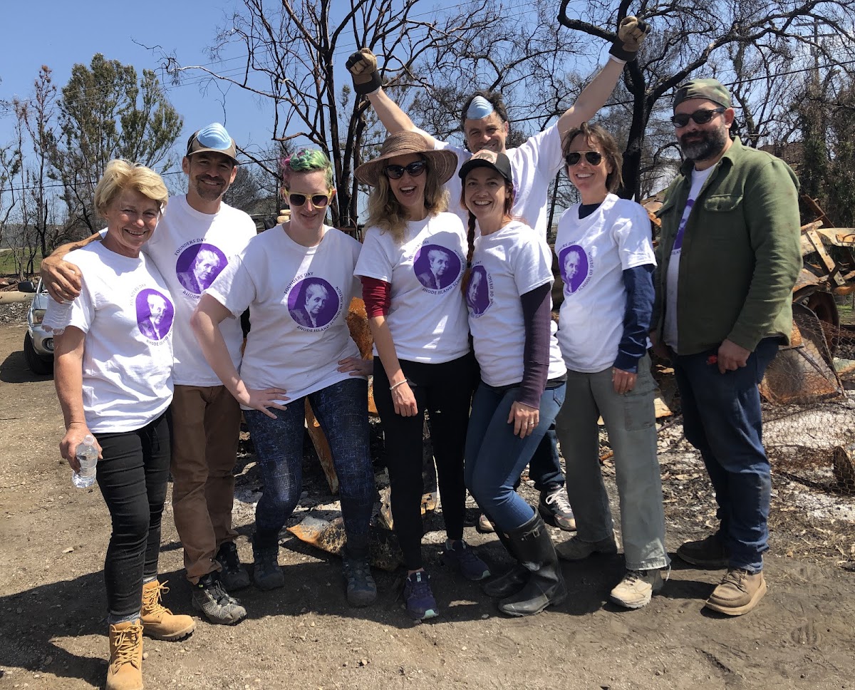 Los Angeles alumni in Founder's Day t-shirts