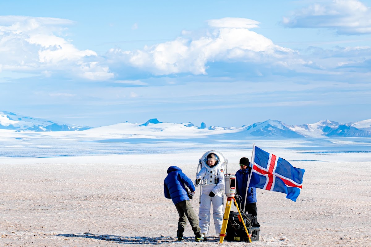 Researchers test spacesuit mobility