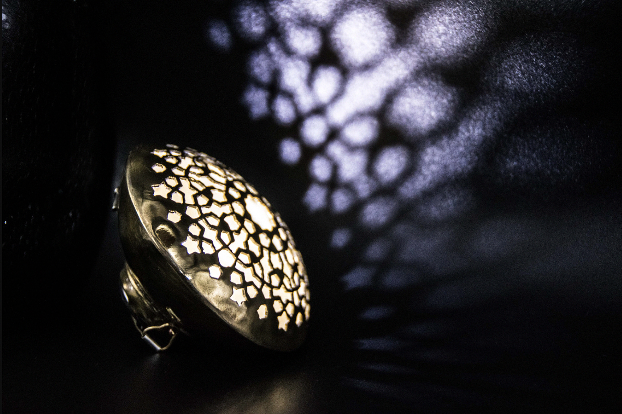 light-emanating brooch