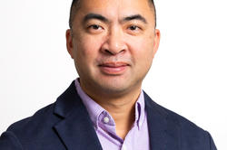 head shot of Tom Weis