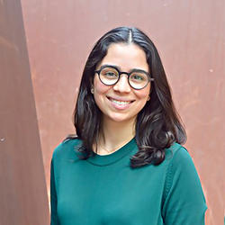 head shot of Isabela Muci Barradas