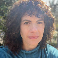 head shot of Tamara Metz